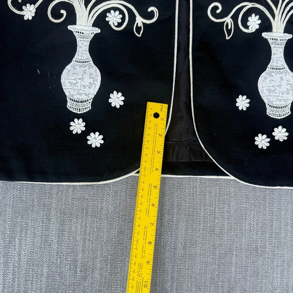 Vintage Robbie Bee Pencil Skirt Womens Black White Trim Floral Vase Embroidery
